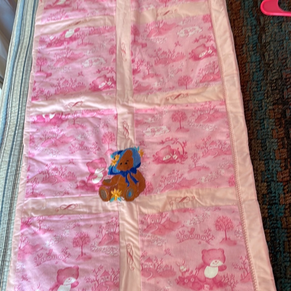 NWOT. Handmade baby quilt 38 x 38